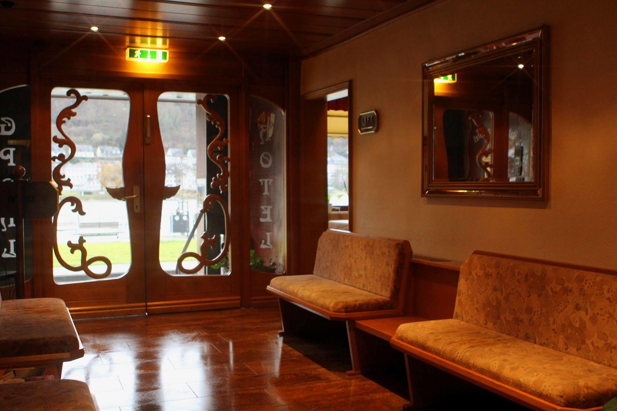 Pohl'S Rheinhotel Adler ซังคท์โกอาร์สเฮาเซิน ภายนอก รูปภาพ